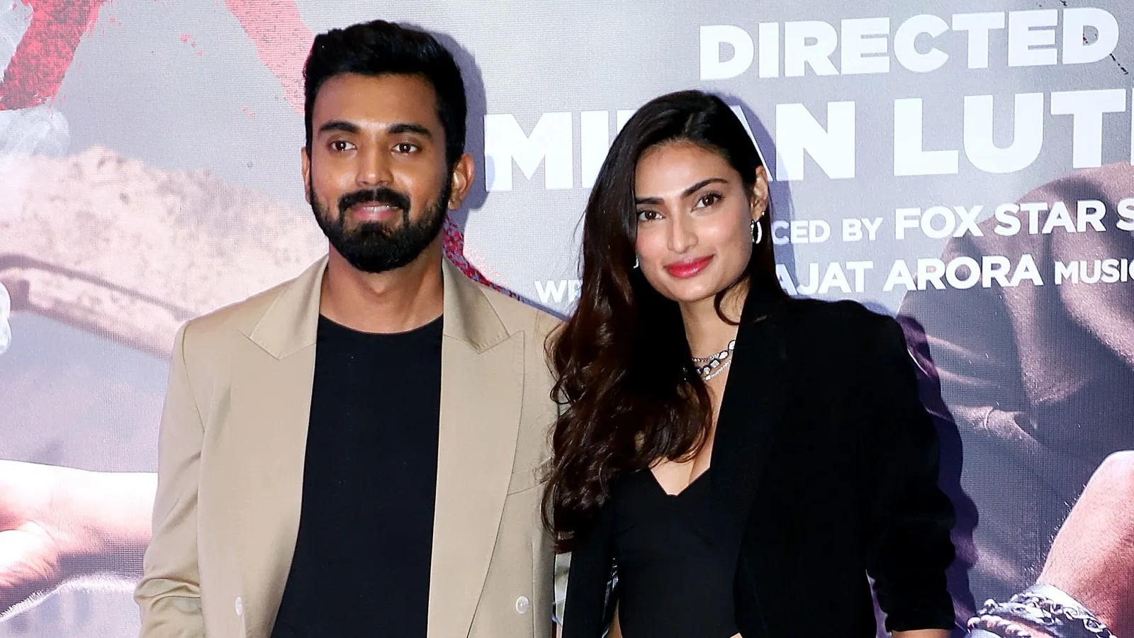 Athiya Shetty cuddles up with KL Rahul at Tadap screening, see inside photo  - Hindustan Times