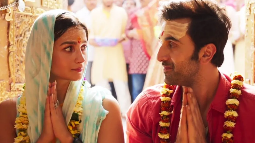 Ayan Mukerji Drops Teaser Of 'Kesariya' Song From Brahmastra As A Gift To  Alia-Ranbir - The Indian Wire