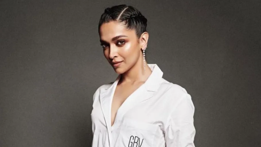 11 Fakta Deepika Padukone, Artis Bollywood Bawa Trofi Piala Dunia 2022 -  Hits ZIGI.ID