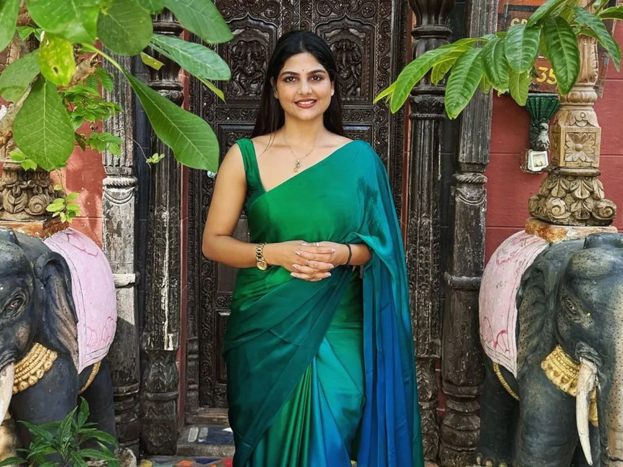 Meet internet's 'VIRAL Bhabhi' aka Hema Sharma who will participate in Bigg  Boss 18 | Entertainment Images - News9live