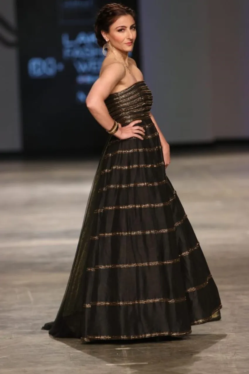 Soha Ali Khan walk the ramp at Lakme Fashion Week 2021