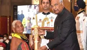 Encyclopedia of forest: Tusli gowda planted 3000+ saplings and received padmashree award!