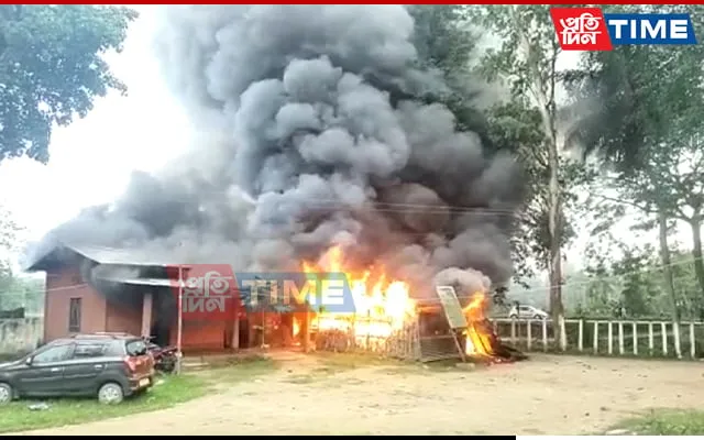 The burning Batadrava police station  