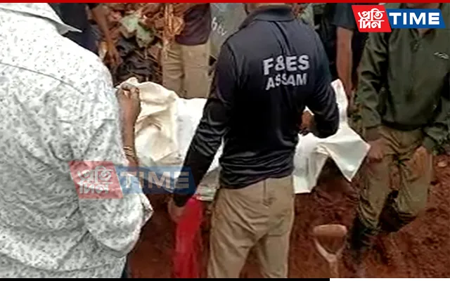 Bodies rescued by SDRF and police forces at Boragaon  