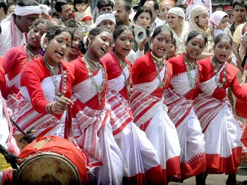 Dancers grooving to the beats of 'Jhumoor'  