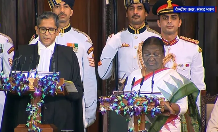 CJI V Ramana administers the oath of office to Droupadi Murmu  
