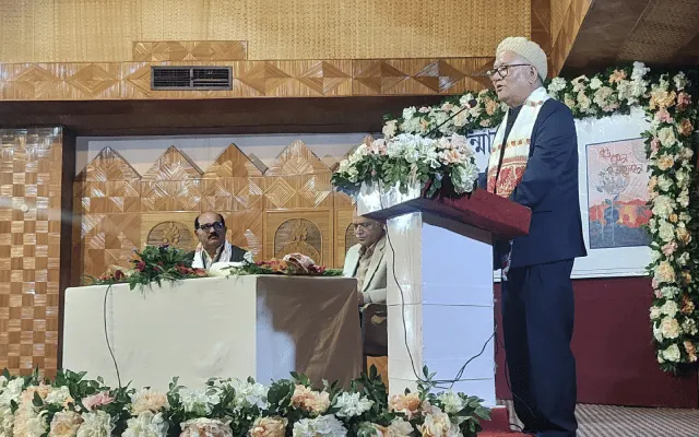 Yeshe Dorjee Thongchi delivering his speech  