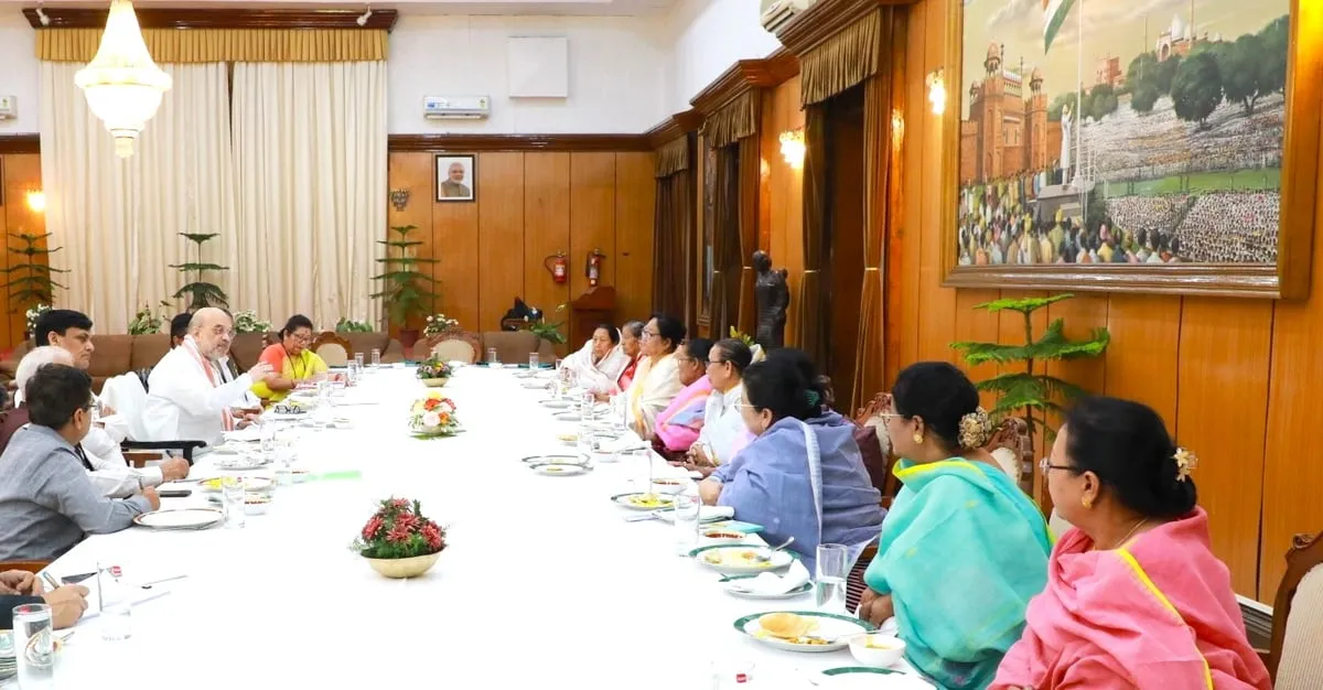 Amit Shah meets delegation of women leaders in Manipur  