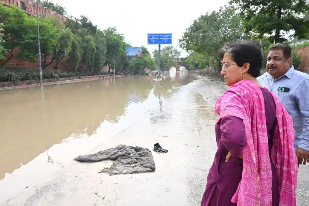 Delhi Floods: Atishi Visits Relief Camps, Directs Officials to Keep Teams on Alert  