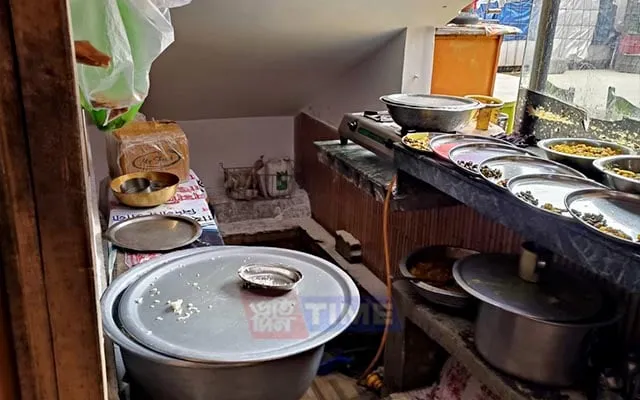 The unhygienic conditions at the shops  