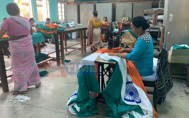 The production of national flag at AKVIB  