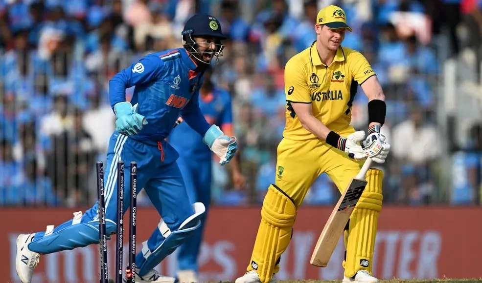 ICC World Cup: Indian Wicket Keeper Batsman KL Rahul celebrates Steve Smith's wicket   