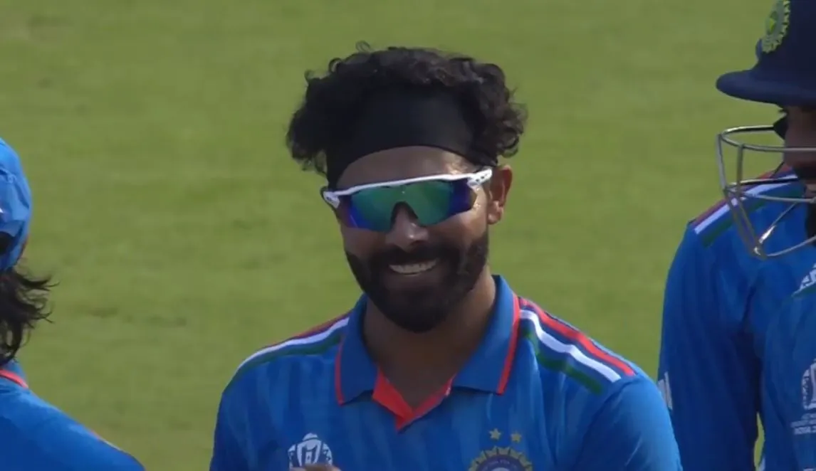 ICC World Cup: Indian Spinner Ravindra Jadeja celebrates Steve Smith's wicket with teammates.  MY PC