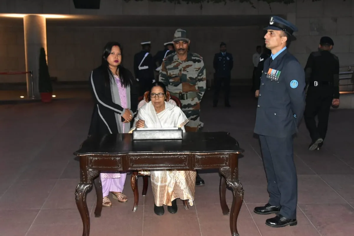 Late Gnr Uddhab Das’s Mother Lays Wreath at National War Memorial  