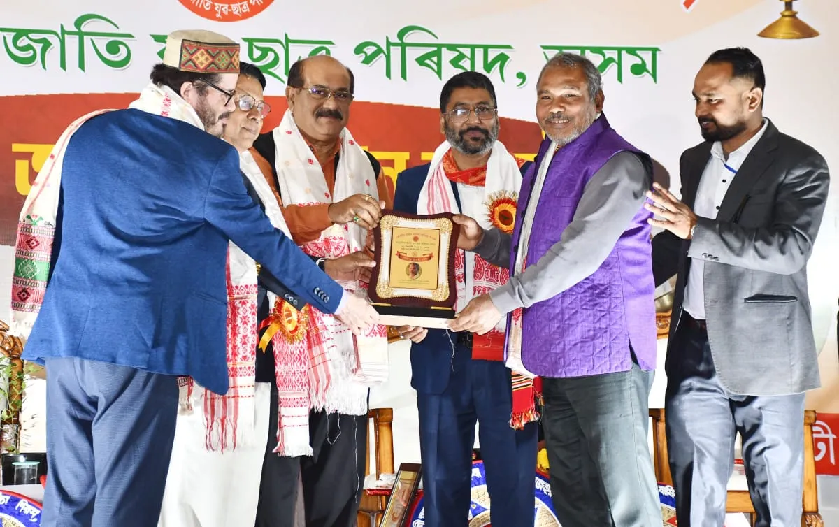 Sadin-Pratidin's Jayanta Baruah Felicitated By Anusuchit Jaati Yuva Chatra Parishad  