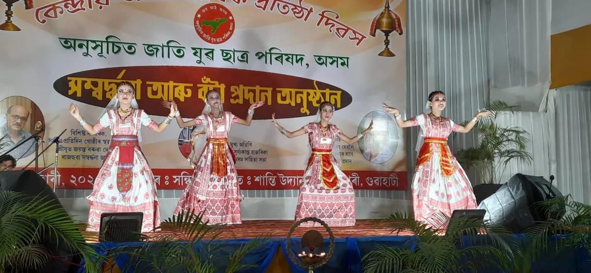 Sadin-Pratidin's Jayanta Baruah Felicitated By Anusuchit Jaati Yuva Chatra Parishad  