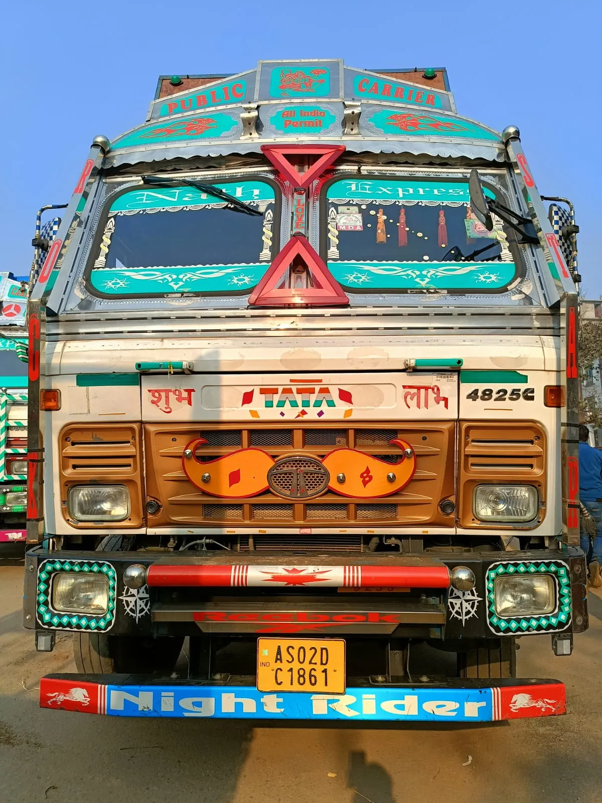 Two trucks were seized and a total of 60 cattle heads were rescued  