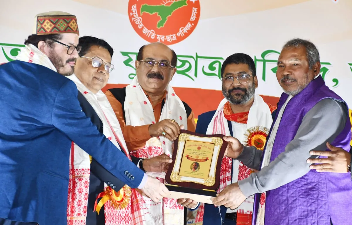 Sadin-Pratidin's Jayanta Baruah Felicitated By Anusuchit Jaati Yuva Chatra Parishad  