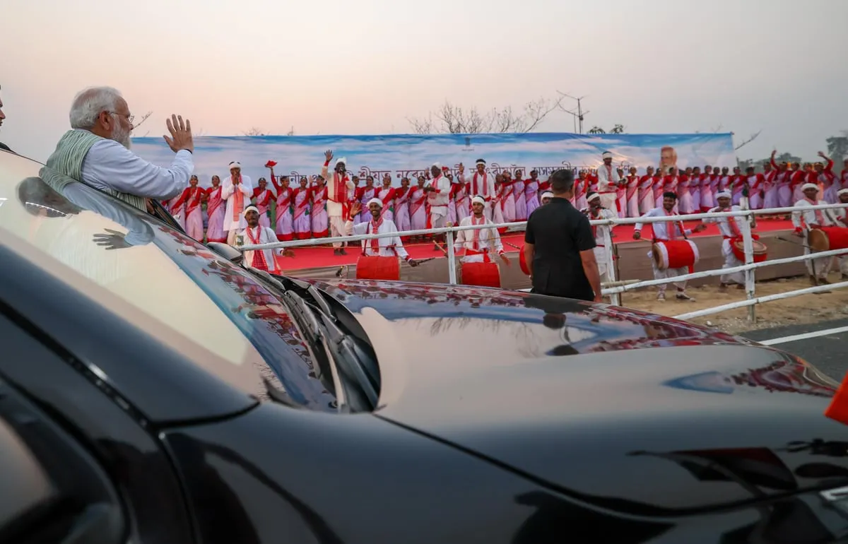 PM Modi arrives in Kaziranga  Image: X/Narendra Modi