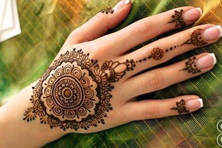 3. Beginner Arabic Mehndi Design  