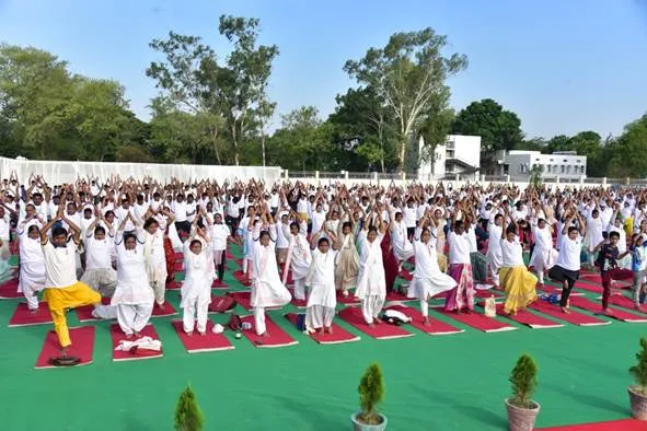 Over 7,000 Enthusiasts Practice in 'Yoga Mahotsav' Event in Bodh Gaya  Image: Twitter