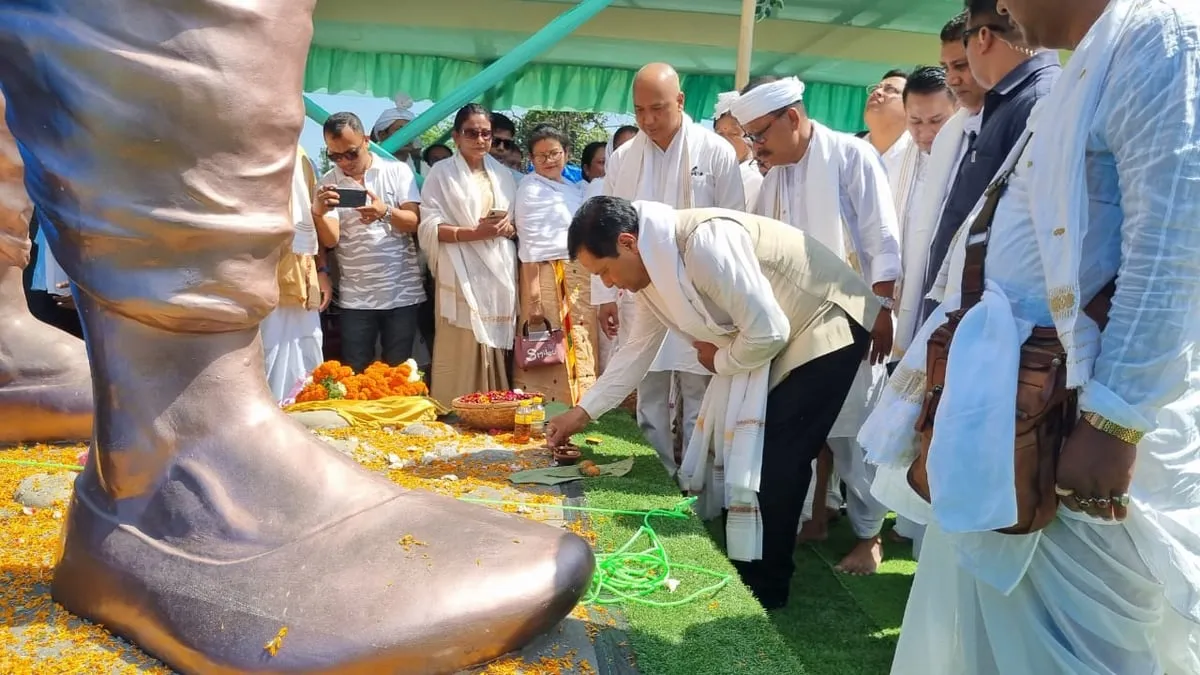 Sarbananda Sonowal Inaugurates Life-Sized Statue of King Sarbananada Singha  
