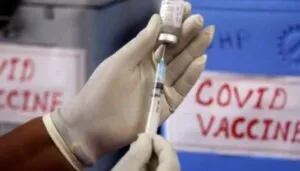 Delhi Metro corona vaccination corona Omicron दिल्ली मेट्रो कोरोना वायरस कोरोना वैक्सीनेओशन ओमिक्रोन