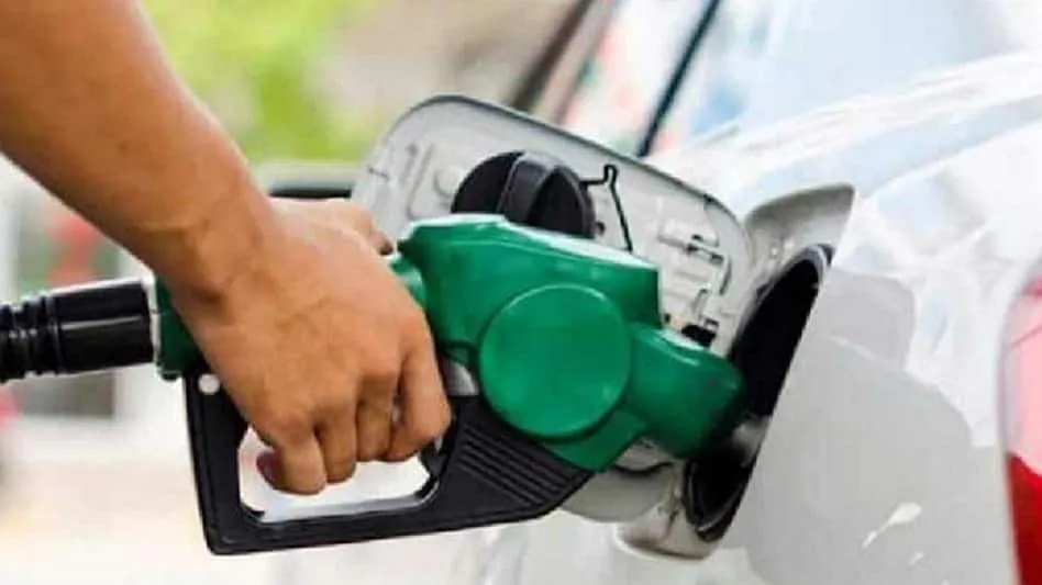 Petrol-Diesel Price Today: पेट्रोल-डीजल की कीमतों में भारी कटौती, जानें अपने शहर का दाम - Petrol diesel rate decreases today 04 November 2021 IOCL due to reduce in excise duty fuel price