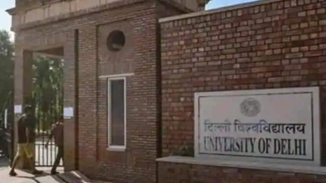More than 30 teachers of Delhi University died of corona - दिल्ली  विश्वविद्यालय के 30 से अधिक शिक्षकों की कोरोना से मौत