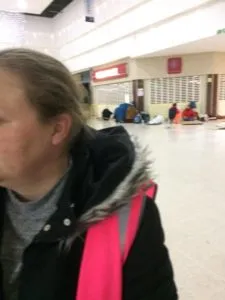 UK: Dozens of homeless people kicked out of shopping centre at 4.30am