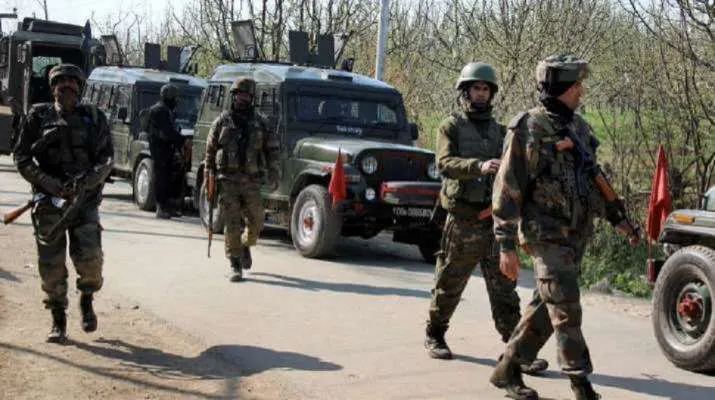 Jammu and Kashmir: Terrorists attack BSF convoy in Kulgam | India News – India TV