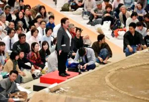 Japan female mayor loses fight to speak from sumo ring