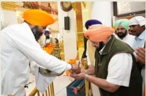 Captain Amarinder Singh And Praneet Kaur at Gurudwara Sri Ber Sahib in Sultanpur Lodhi