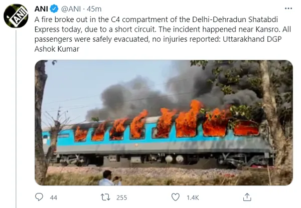 A major fire broke out in a compartment of the Delhi-Dehradun Shatabdi Express in Uttarakhand near the Kansro area on Saturday.