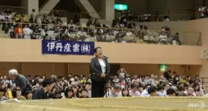 Japan female mayor loses fight to speak from sumo ring1