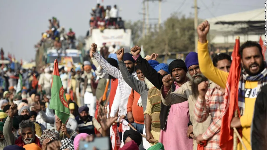 India farmers protests: Thousands swarm Delhi against deregulation rules -  CNN