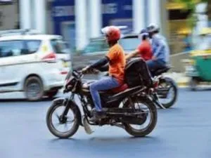 Hyderabad: Zomato delivery guy who rode 9 km in 20 mins on cycle to deliver order gifted bike by netizens
