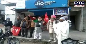 Farmers organizations shut down Jio stores in Amritsar city