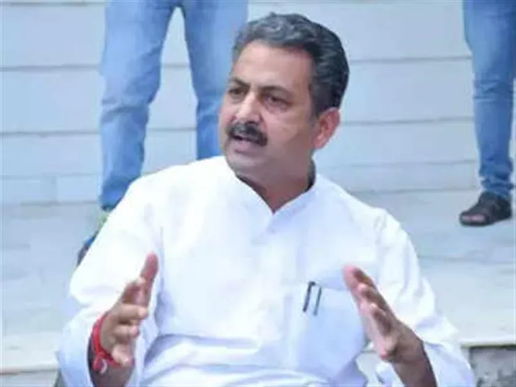 Punjab school education minister Vijay Inder Singla said that govt will from converting government schools of Punjab into smart schools.