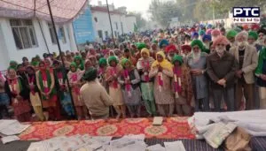 Woman Kisan Morcha Led by leader Amarjit Kaur of the hunger strike in Barnala