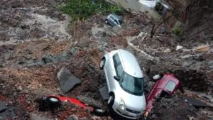 Mumbai rains: 3 dead, while traffic, trains delayed in major parts of the city