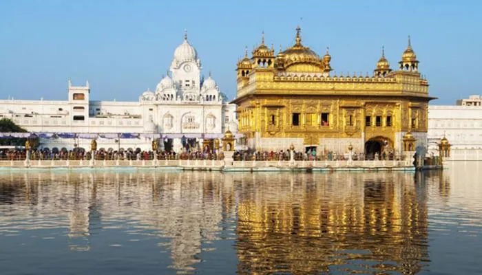 Punjab DGP visits Golden Temple, prays for peace and harmony of the state -  YouTube