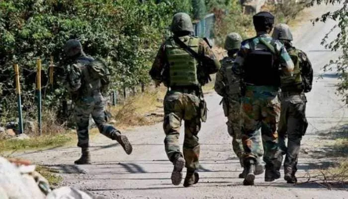 Jammu and Kashmir: Encounter underway between terrorists, security forces in Awantipora | India News | Zee News
