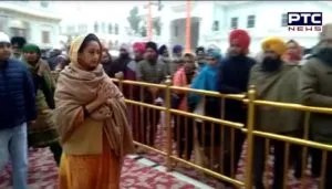 Sukhbir Singh Badal And Harsimrat Kaur Badal at Sri Harmandir Sahib