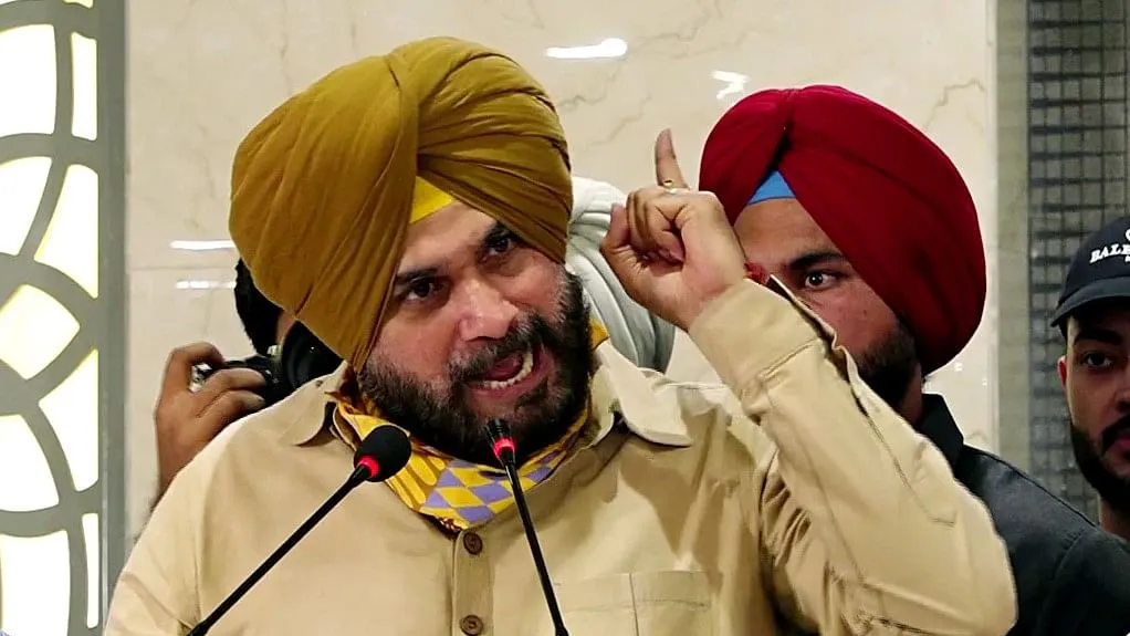 5 reasons why Navjot Sidhu has resigned, pushing Punjab Congress into  deeper crisis