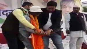 Harish Rawat Uttarakhand congress rally, हरीश रावत, उत्तराखंड, मंच पर चाकू, उत्तराखंड कांग्रेस