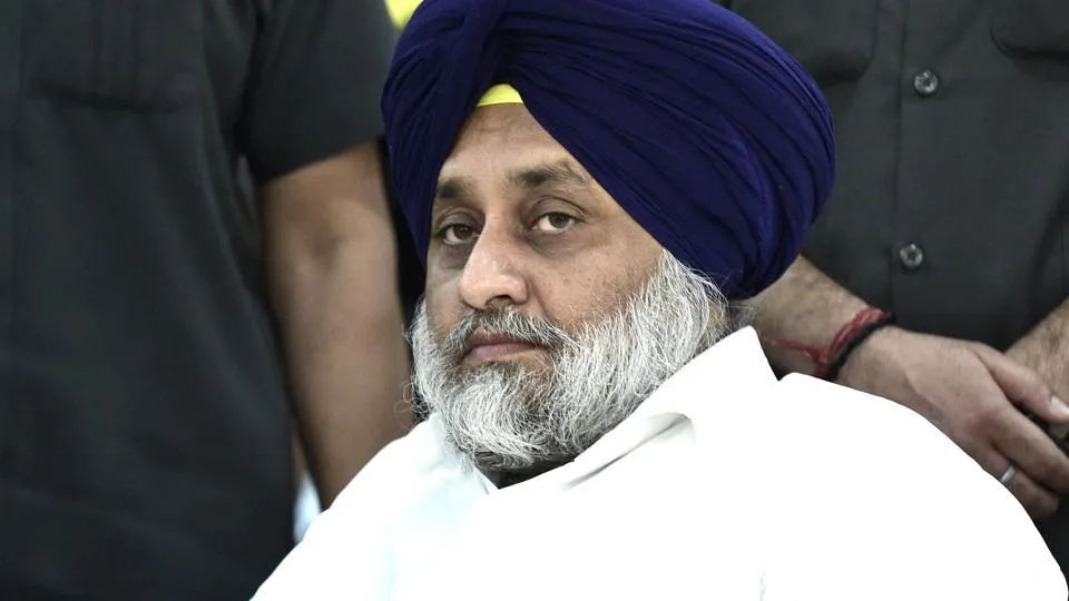 Former CM Sukhbir Singh Badal says Parkash Badal's returning of award sends a strong message | Latest News India - Hindustan Times