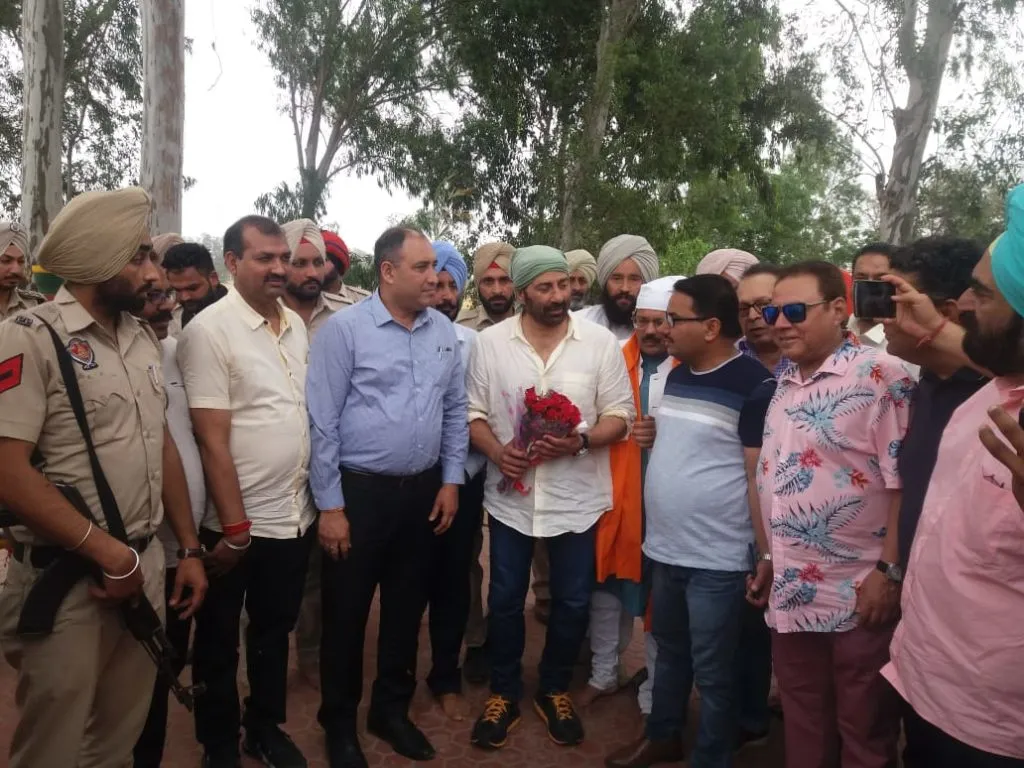 Long distance devotion: Sunny Deol uses binoculars for darshan of Kartarpur Sahib