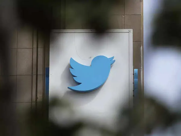 Twitter moves closer to ending standoff with government, blocks many accounts - The Economic Times