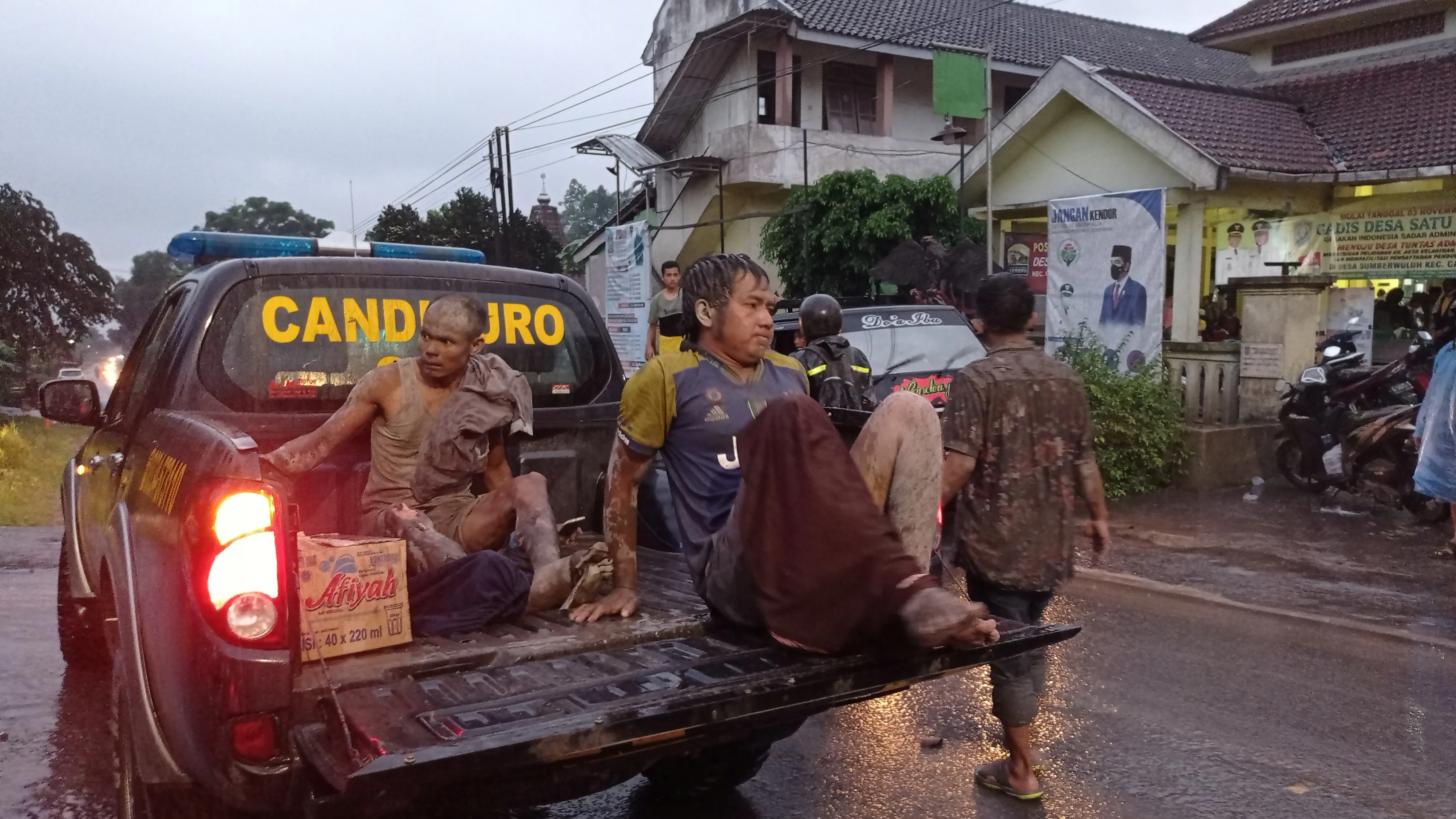 Indonesia Semeru volcanic eruption kills 13; 10 evacuated | Reuters